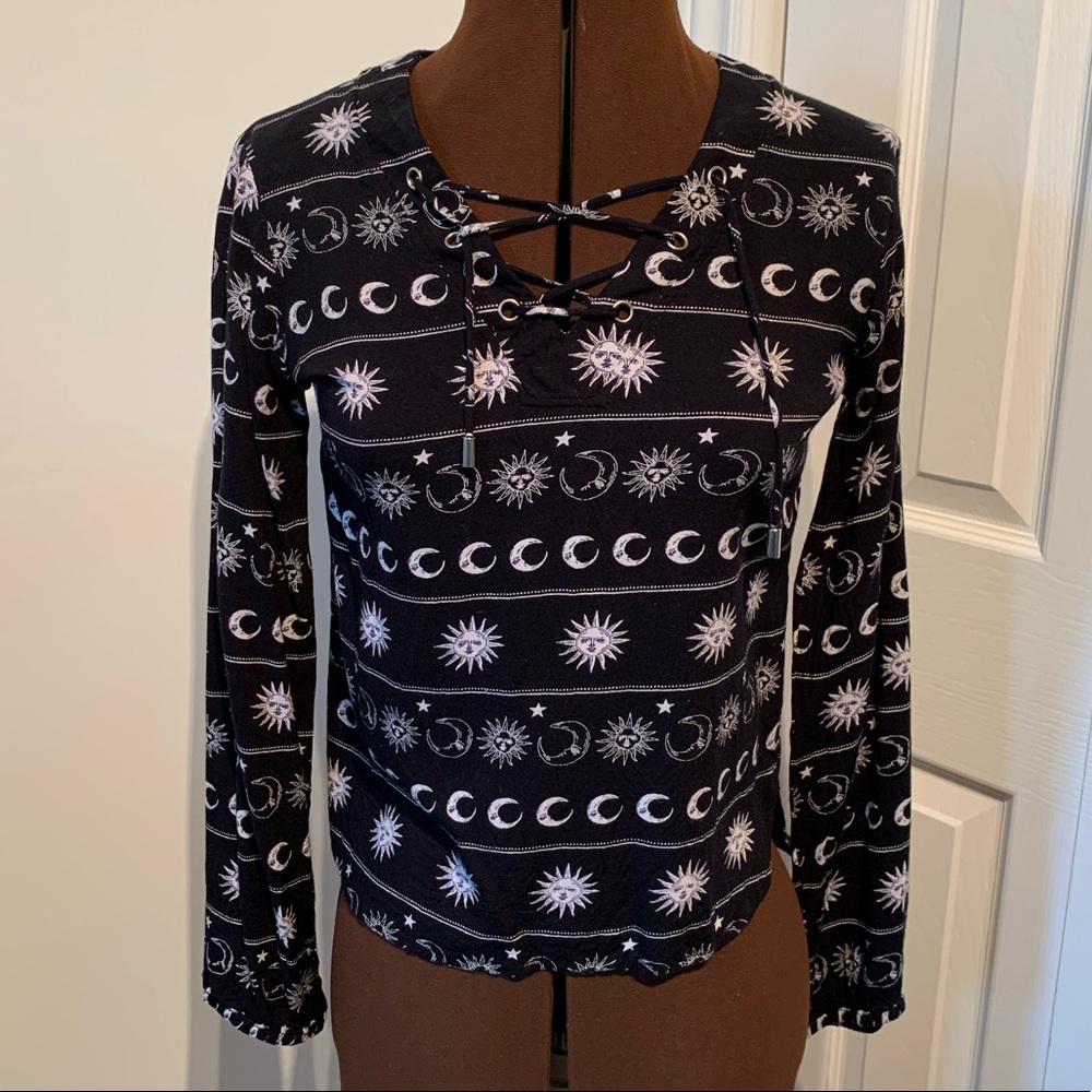Twik sun and moon black top